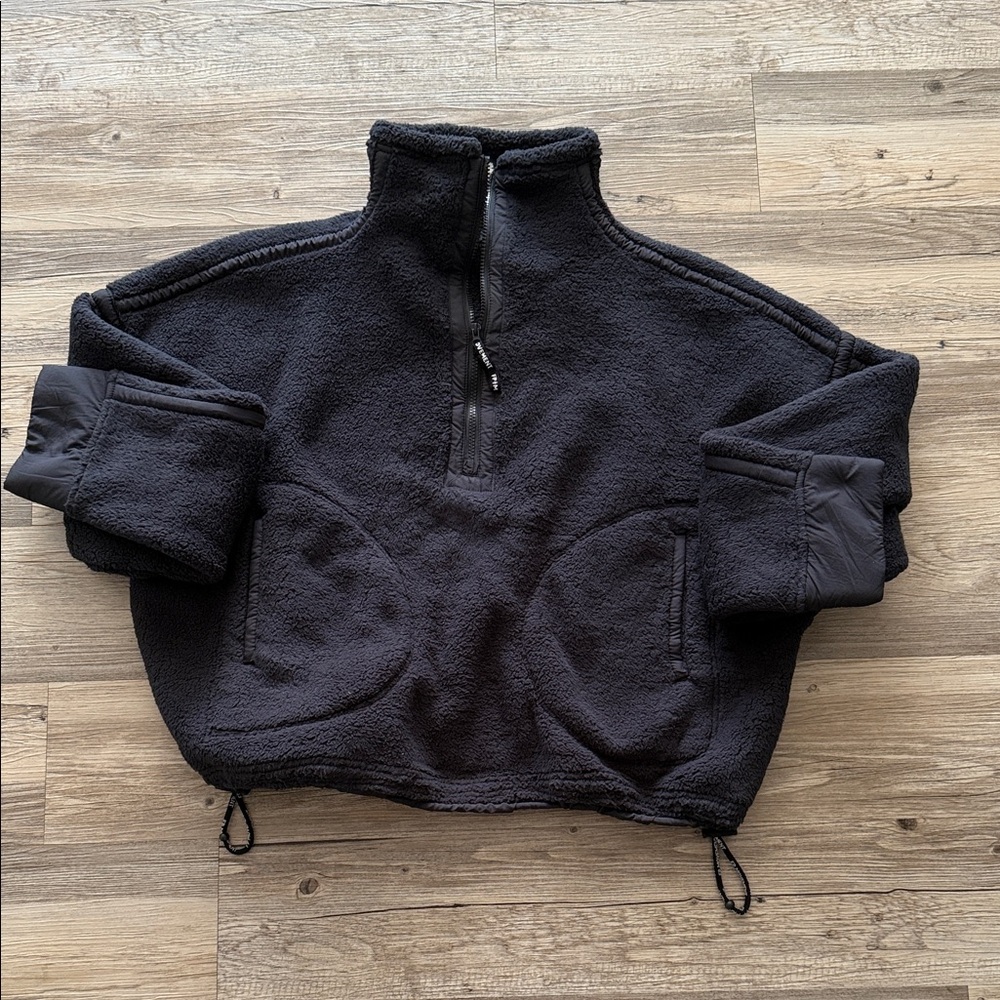 Brand new women’s FREE PEOPLE MOVEMENT half zip fleece.